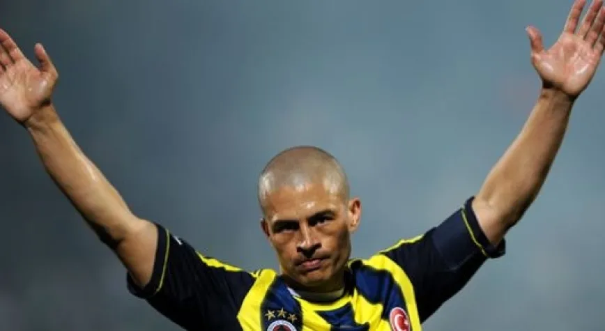 ALEX: 18 YAŞIMDA NEYSEM ŞİMDİ DE ÖYLEYİM