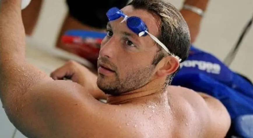 ALKOL ŞAMPİYON DİNLEMİYOR!..