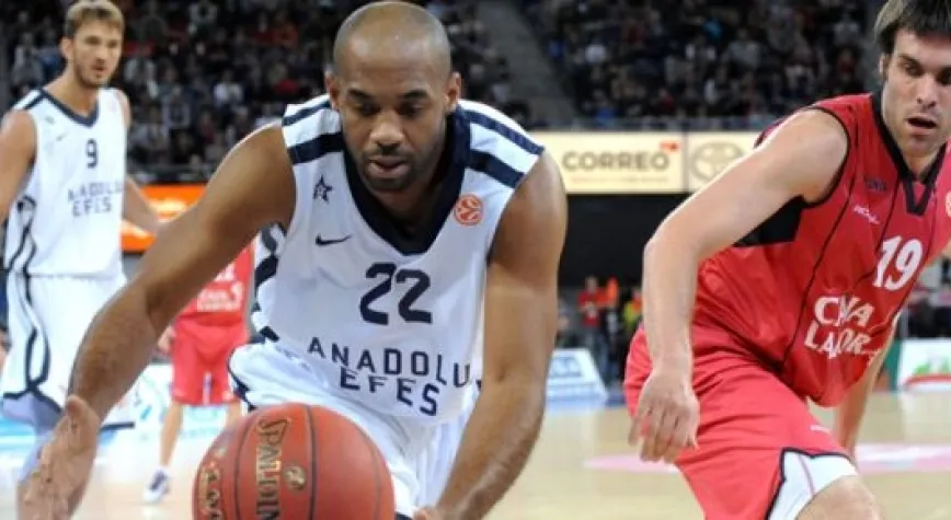 ANADOLU EFES KÖPÜRDÜ: 76 - 64