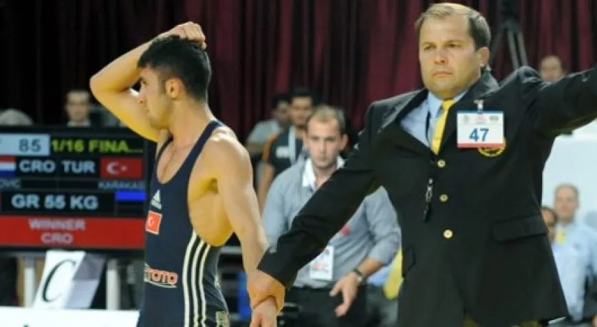 AYHAN KARAKUŞ'TAN KÖTÜ PERFERMANS