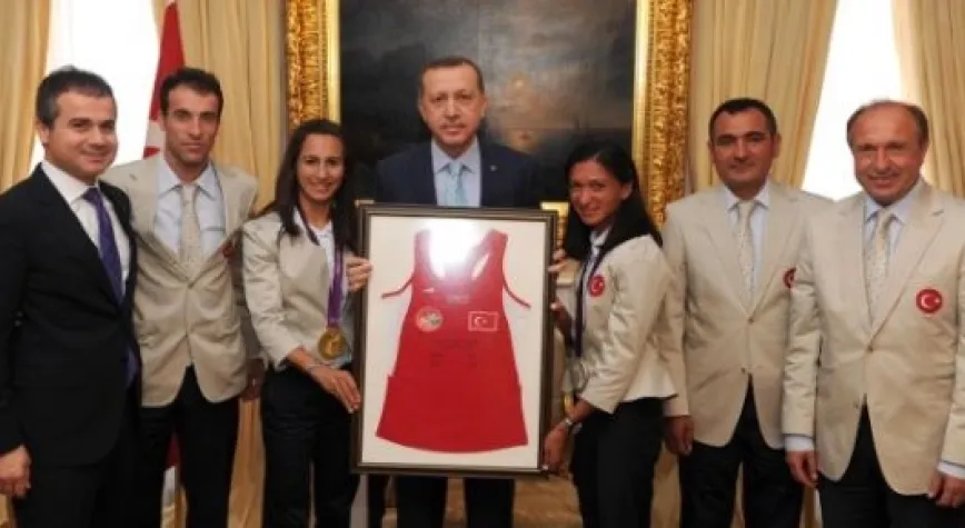 BAŞBAKAN KUTLADI AMA SİTEM DE ETTİ: DAHA ÇOK MADALYA BEKLİYORDUM!