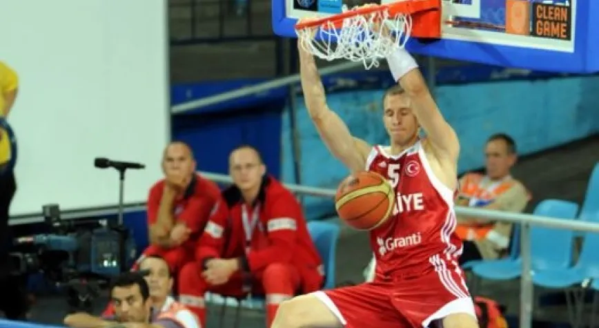 BASKETÇİLERİMİZDEN İYİ BAŞLANGIÇ: 70- 65