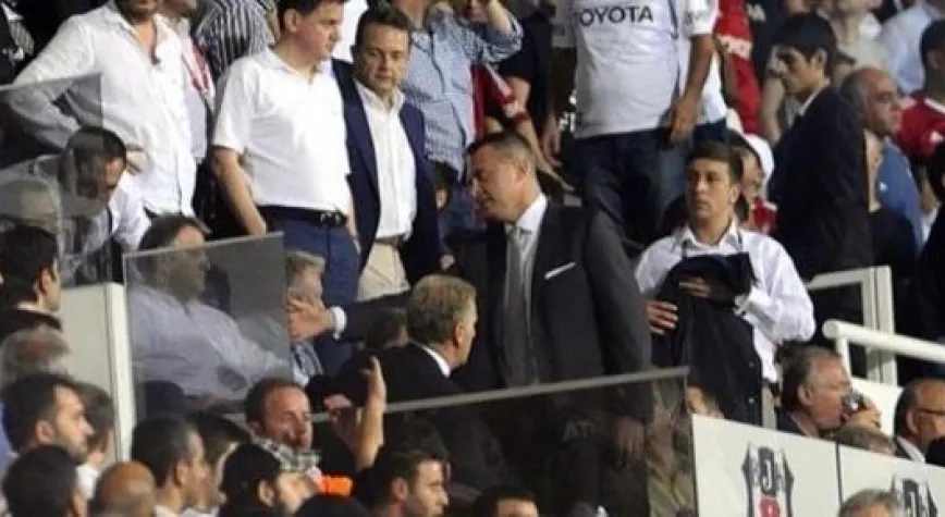 BEŞİKTAŞ TRİBÜNLERİNDE OLAYLAR...