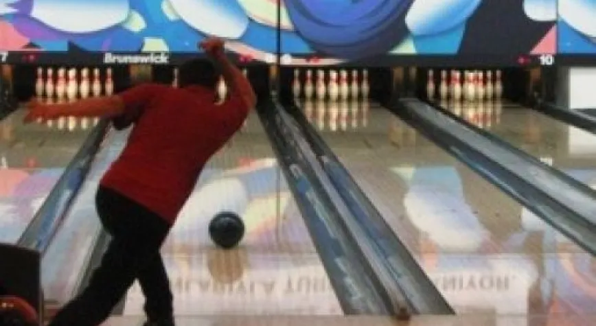 BOWLİNG'TE BÜYÜK ÇEKİŞME!