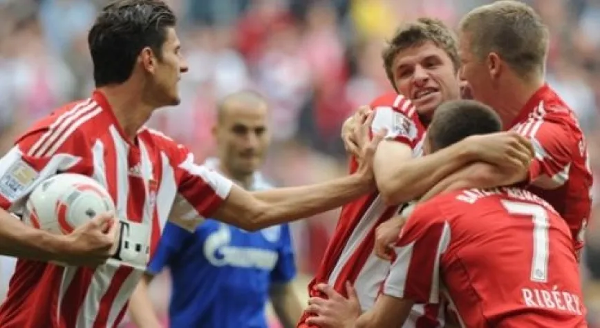 BUNDESLİGA'DA LİDER B.MÜNİH!