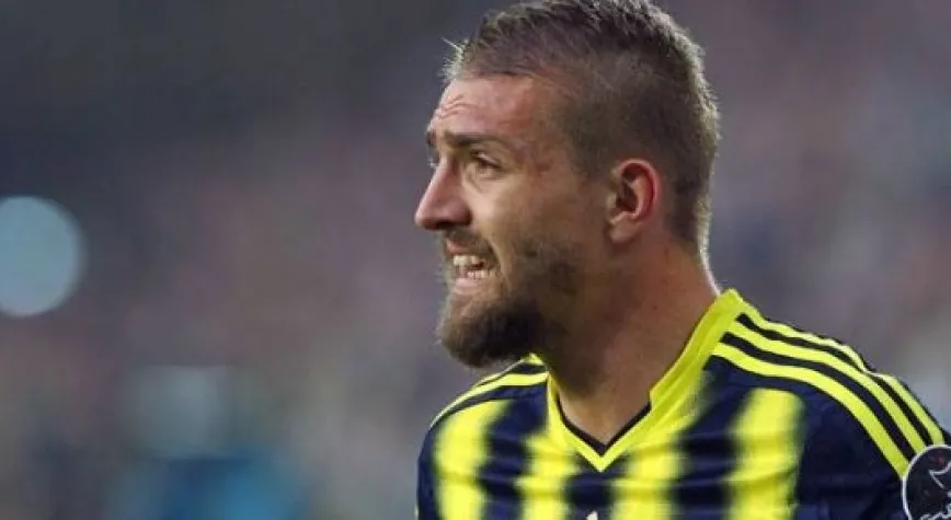 CANER YİNE SAHNEDE!