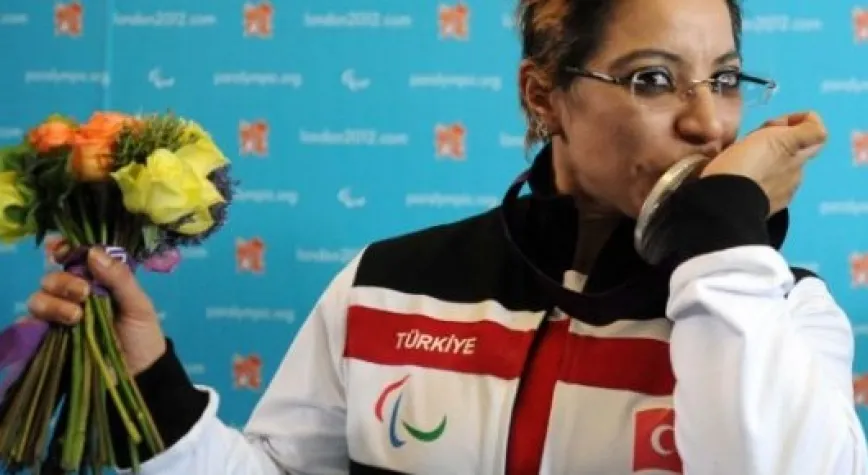 ÇİĞDEM'DEN GÜMÜŞ MADALYA GELDİ!