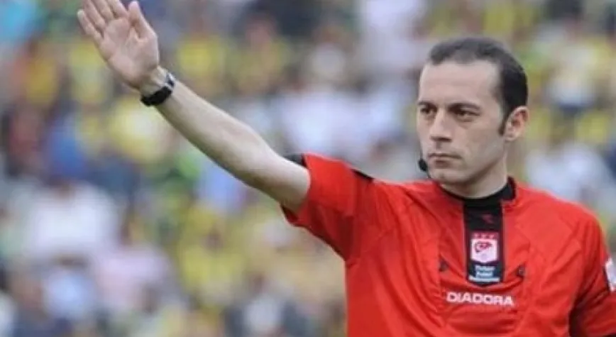 CÜNEYT ÇAKIR'A BÜYÜK ONUR!