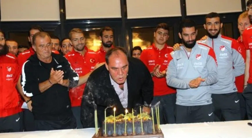 DEMİRÖREN'E YAŞ GÜNÜ KUTLAMASI!..