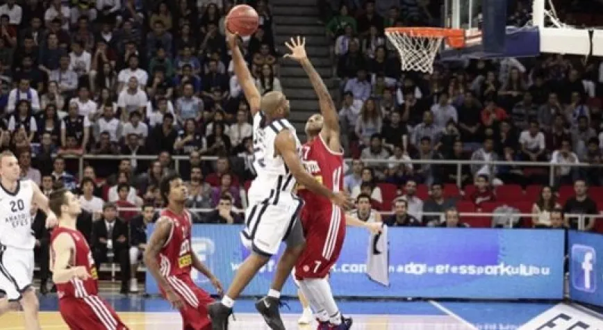 EFES, CAJA LABORAL DEPLASMANINDA