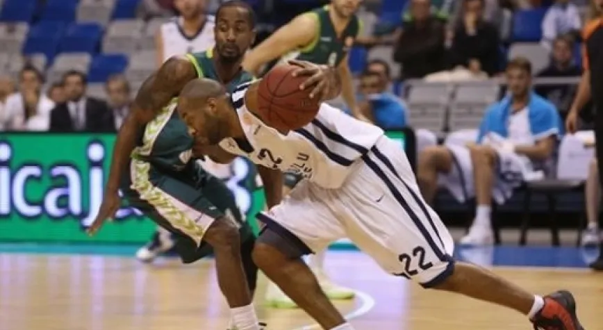 EFES KÖPÜRMEYE DEVAM EDİYOR: 78- 73