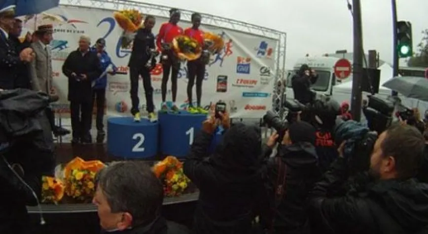 ELVAN PARİS'TE İKİNCİ OLDU!