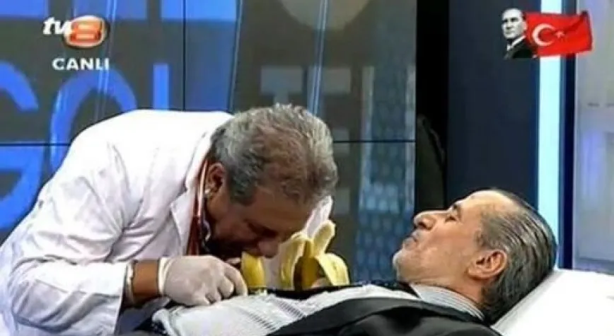 ERMAN TOROĞLU VE MUZLU ŞOV!