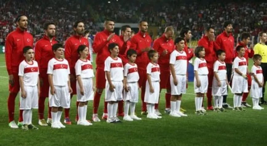 ESTONYA'YI YENDİKLERİ İÇİN MİLLİLERE PRİM!