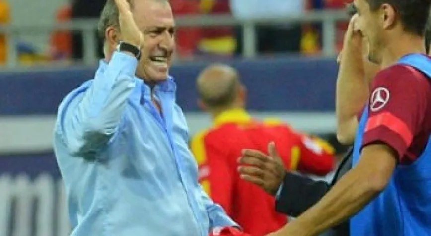 FATİH TERİM EL ÜSTÜNDE!