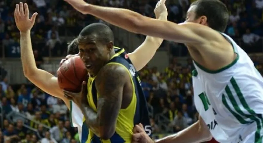 FENERBAHÇE: 73 PANATHİNAİKOS: 64