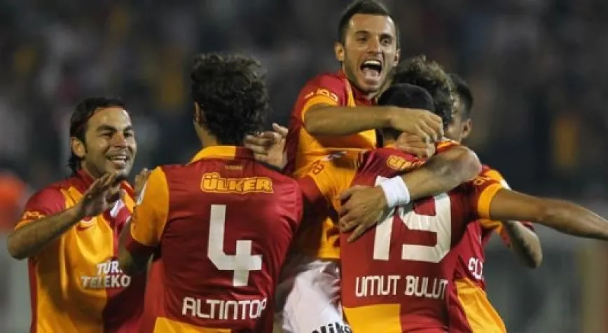 GALATASARAY 10 KİŞİYLE 