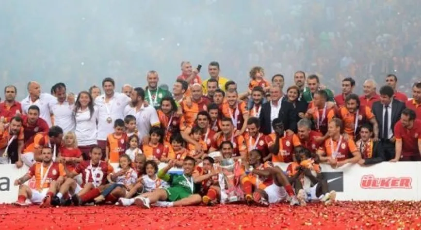 'GALATASARAY BİR DÜNYA DEVİDİR!..'