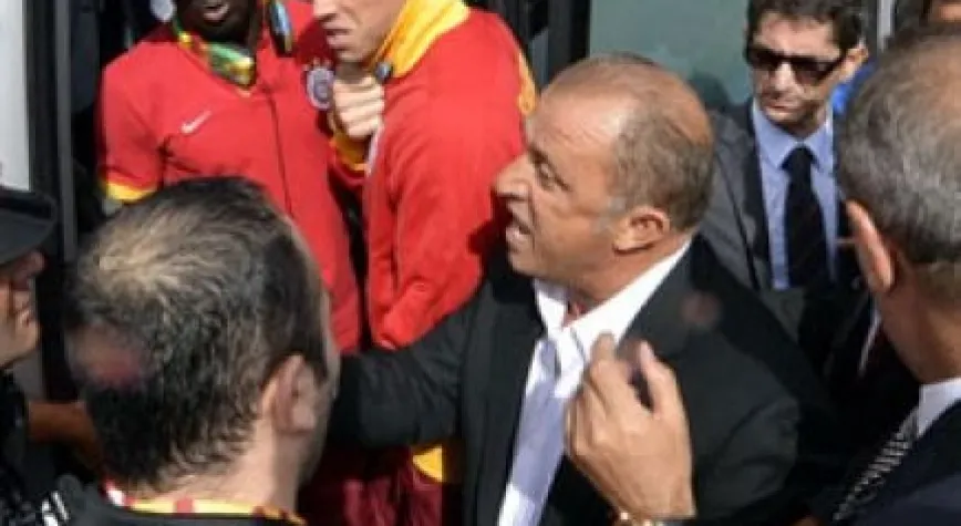 GALATASARAY KAFİLESİNE OLAYLI KARŞILAMA!