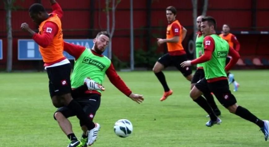 GENÇLER FENER'İ BEKLİYOR!