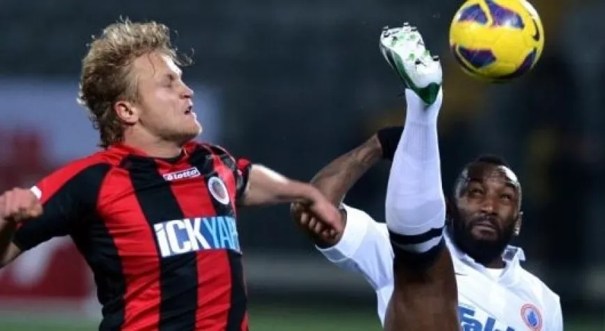 GENÇLERBİRLİĞİ: 0  İST. BÜYÜKŞEHİR: 0