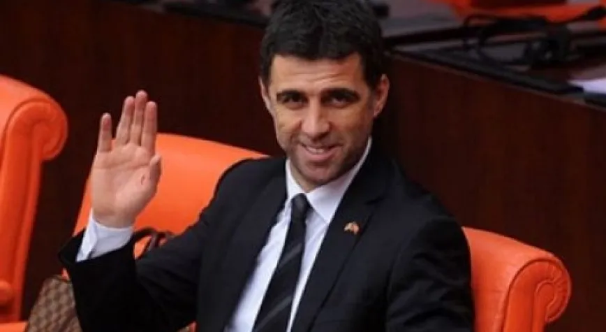 HAKAN ŞÜKÜR: TÜRK DEĞİLİM!