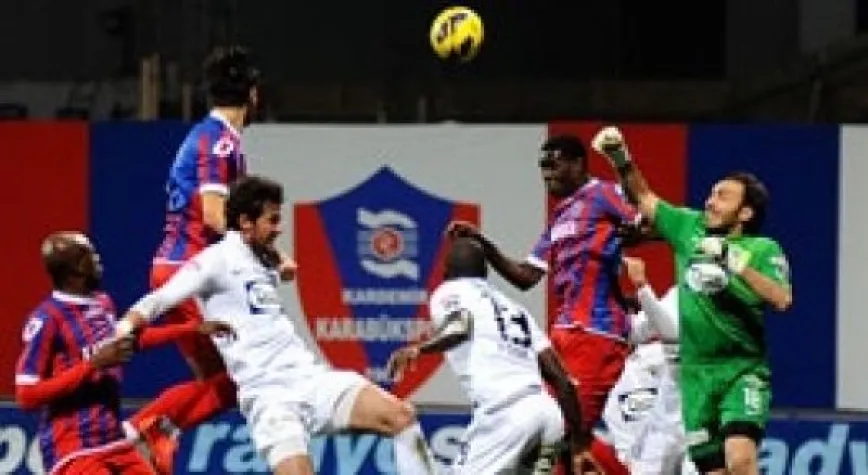 KARABÜKSPOR: 0  AKHİSAR BELEDİYE: 2