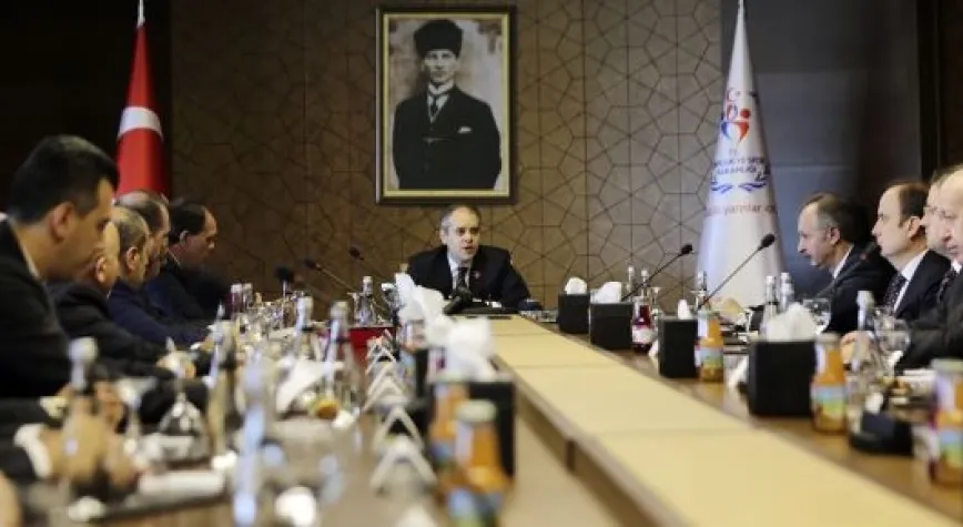 'KONUŞMALARINIZA DİKKAT EDİN...'