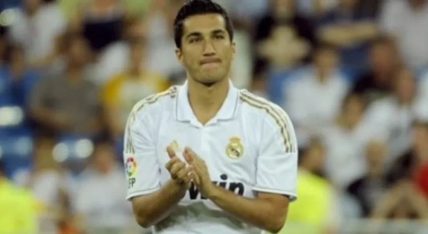 LIVERPOOL'A İMZAYI ATTI