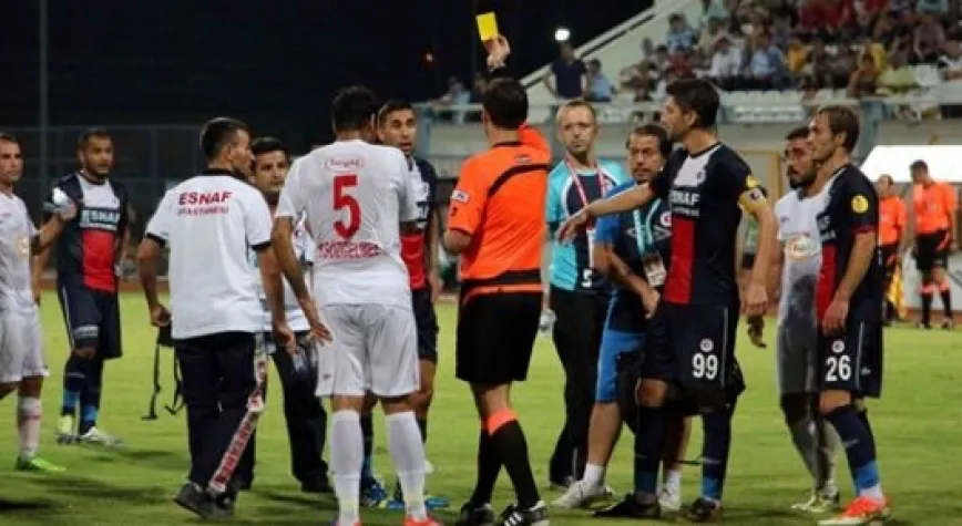 MADDELER ATILINCA HAKEM MAÇI TATİL ETTİ!..