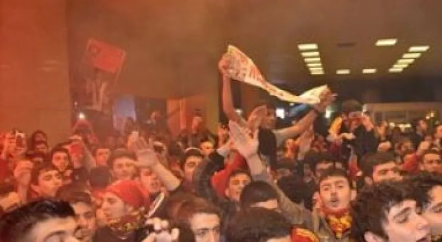 MANU'YA OLAYLI KARŞILAMA!