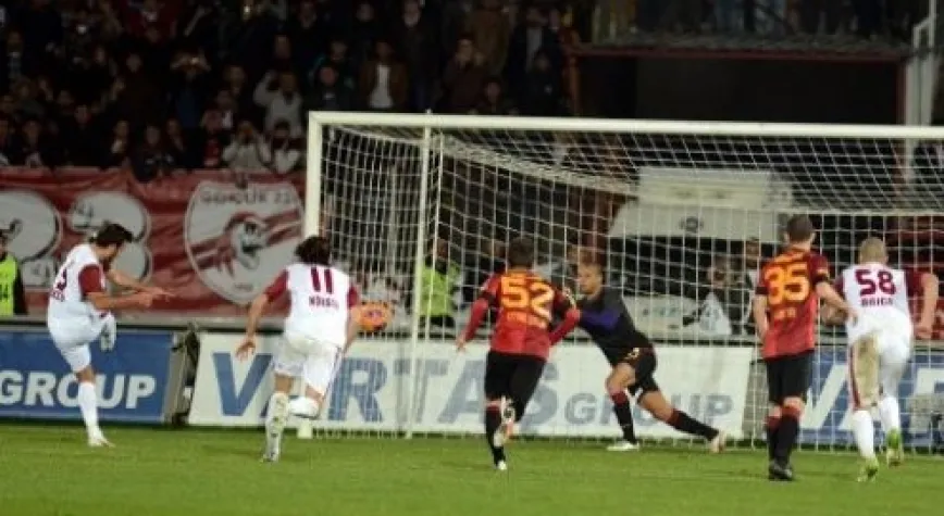 MELO PENALTI KURTARDI: 1- 0