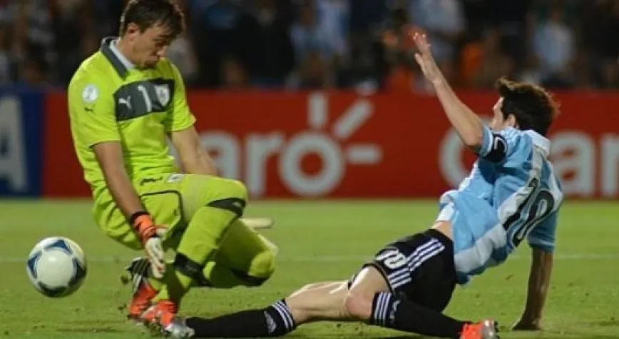 MESSİ'DEN MUSLERA'YA İKİ GOL!