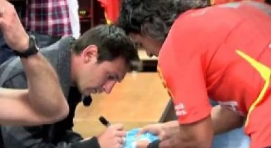 MESSİ'DEN ORTEGA'YA İMZA...