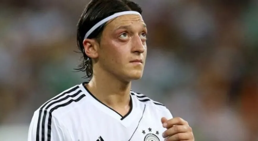 MESUT ÖZİL'E REKOR CEZA: 6 AY MEN!