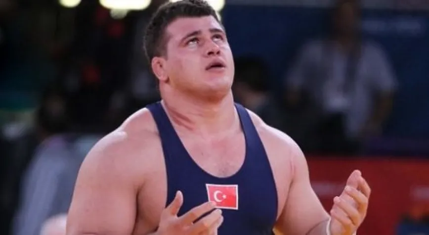 MİLLİ GÜREŞÇİYE ŞOK CEZA!