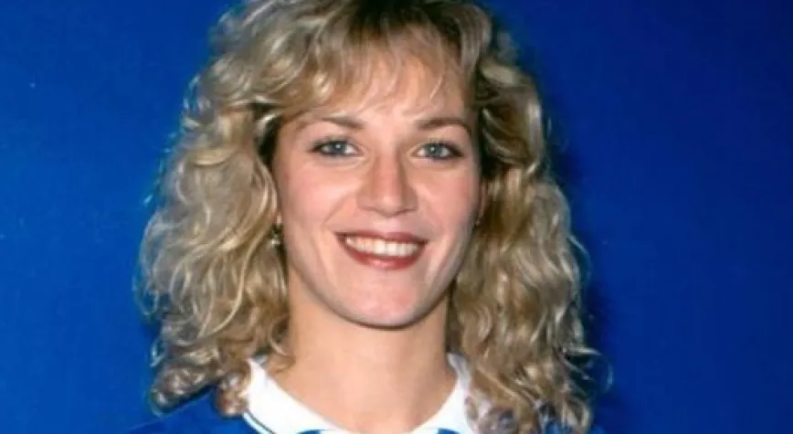 NURLAR İÇİNDE UYU HÜLYA...