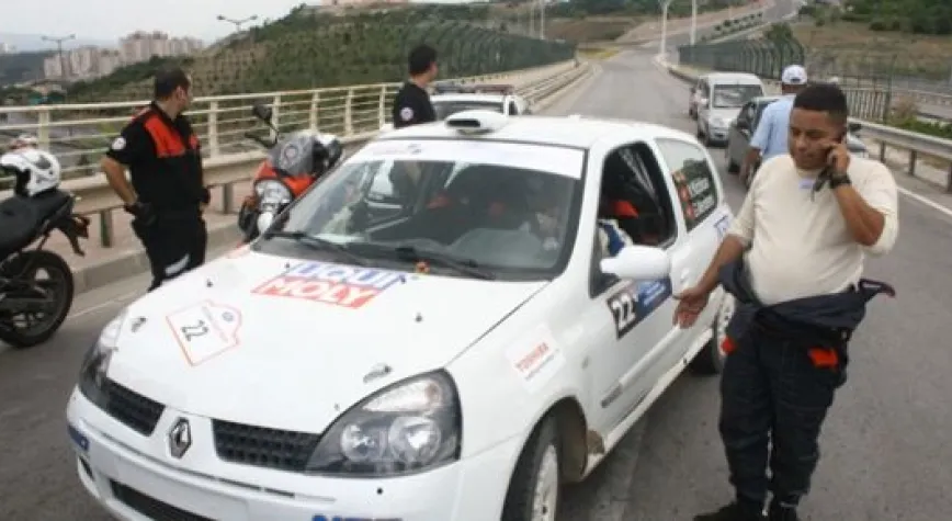 POLİS YARIŞ OTOSUNA RUHSAT SORDU