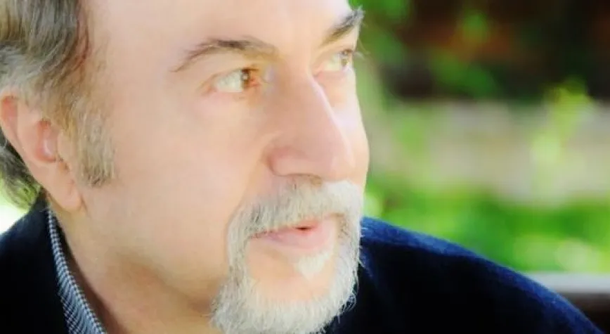 POSTACI KAPIYI 2 KERE ÇALAR!..