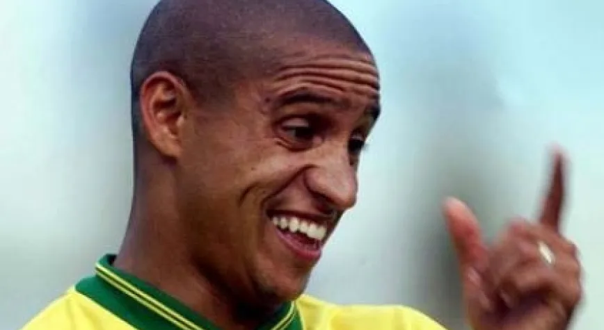 ROBERTO CARLOS FUTBOLU BIRAKTI