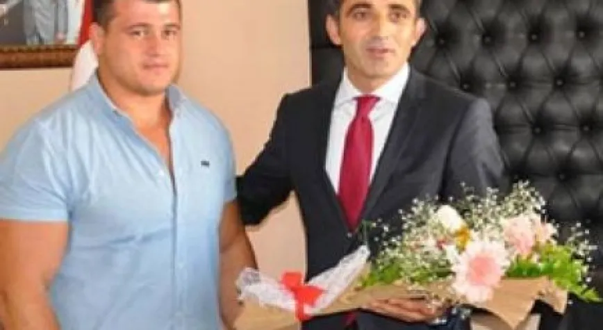 ŞAMPİYON GÜREŞÇİ AKP'Lİ OLDU!