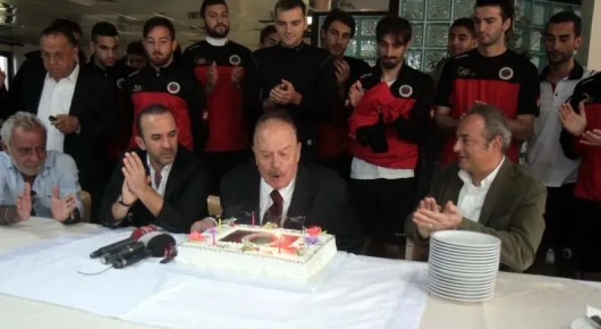 ŞİFO MEHMET İMZAYI ATTI!..