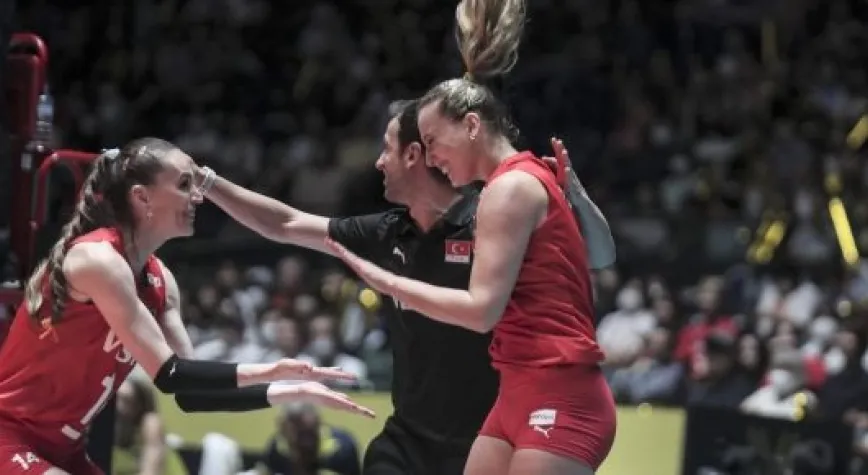 SULTANLAR BREZİLYA'YI DA DEVİRDİ: 3-0