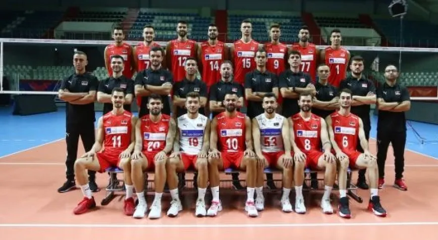 SULTANLAR VE EFELER SAHNE ALIYOR!