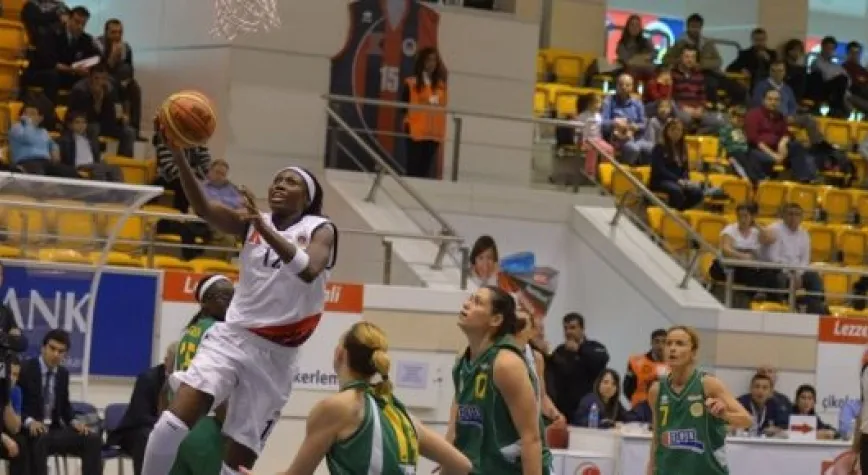 TED ANKARA KOLEJ: 66  İSTANBUL ÜNİ: 72