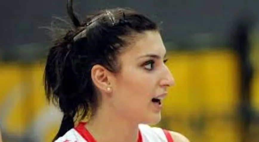 ÜNLÜ VOLEYBOLCU NESLİHAN BOŞANDI!