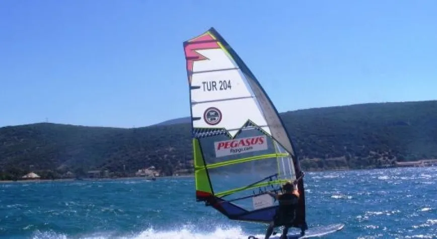 YELKENDE HEYECAN SÜRÜYOR!..