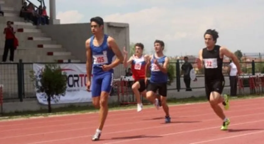 YILDIZ ATLETLER YARIŞTI!