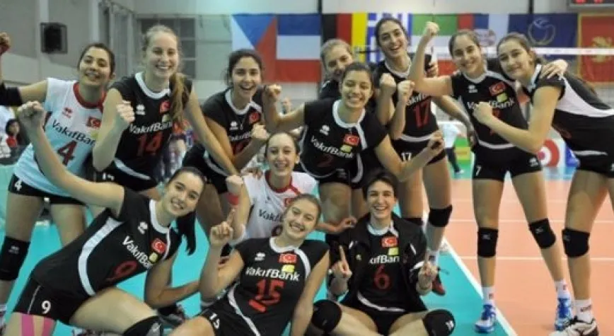 YILDIZ VOLEYBOLCULARIN BAŞARISI!..