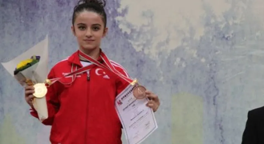 ZEYNEP AKYÜZ'DEN ALTIN MADALYA!